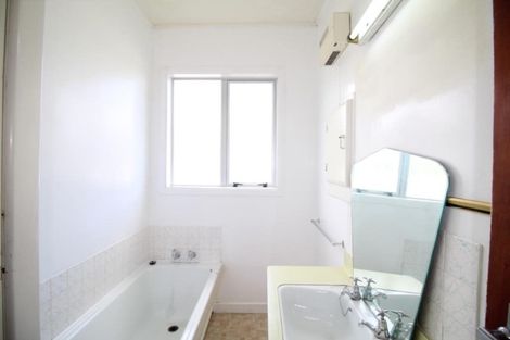 Photo of property in 16 York Street, Strathern, Invercargill, 9812