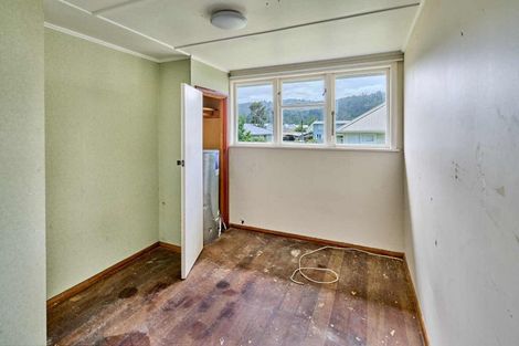 Photo of property in 24-26 Hanson Grove, Stokes Valley, Lower Hutt, 5019