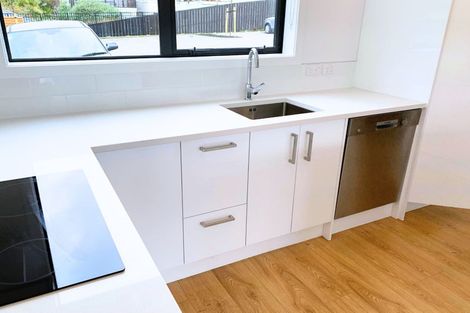 Photo of property in 12 Mokopiko Court, Beach Haven, Auckland, 0626