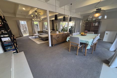 Photo of property in 16 Taikata Road, Te Atatu Peninsula, Auckland, 0610