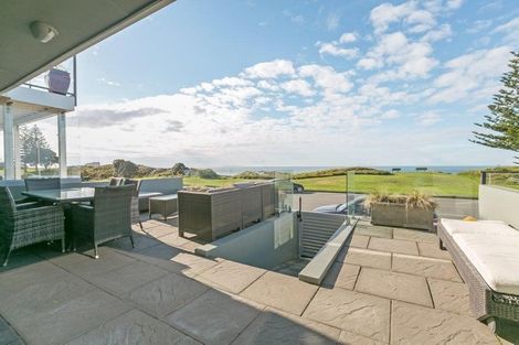 Photo of property in 204 Marine Parade, Mount Maunganui, 3116