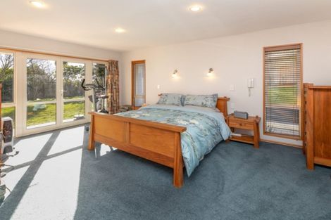 Photo of property in 6 Somerton Rise, Westmorland, Christchurch, 8025