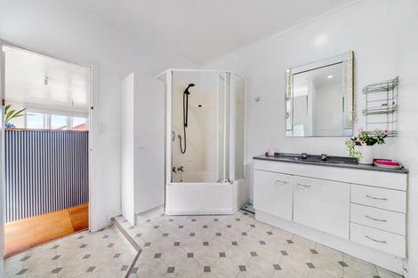 Photo of property in 138 Hakanoa Street, Huntly, 3700