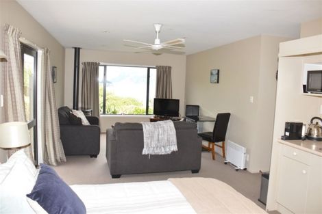 Photo of property in 6888h Christchurch Akaroa Road, Takamatua, 7581