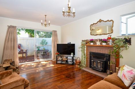 Photo of property in 108 Broadway, Carterton, 5713