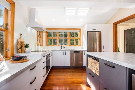 Photo of property in 28 Kiriwai Road, Paremata, Porirua, 5024