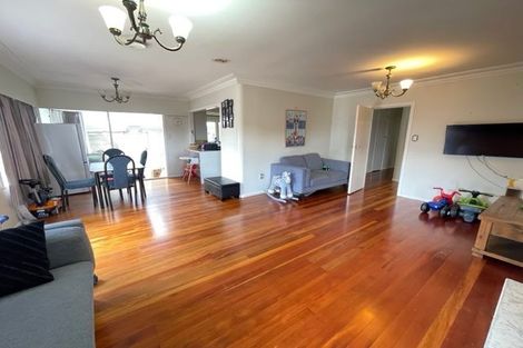Photo of property in 15 Walpole Avenue, Hillpark, Auckland, 2102