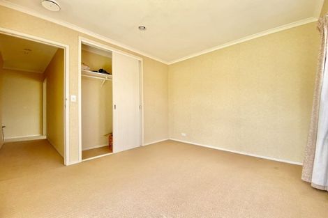 Photo of property in 6 Magic Way, Randwick Park, Auckland, 2105