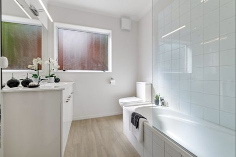 Photo of property in 1/36 Nihill Crescent, Mission Bay, Auckland, 1071