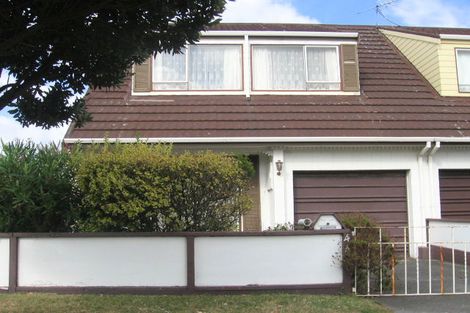 Photo of property in 44 Akaroa Drive, Maupuia, Wellington, 6022