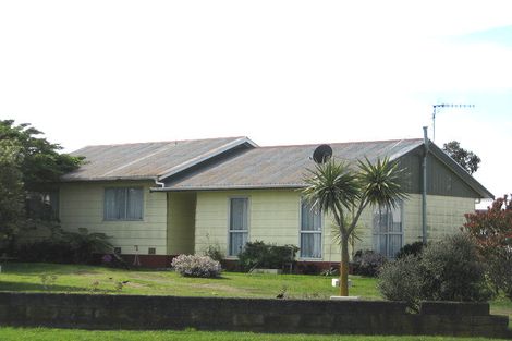 Photo of property in 96 Hinau Street, Castlecliff, Whanganui, 4501
