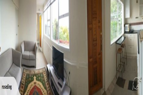 Photo of property in 102 Carlisle Road, Browns Bay, Auckland, 0632