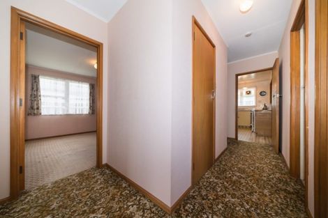 Photo of property in 18 Ellesmere Crescent, Highbury, Palmerston North, 4412