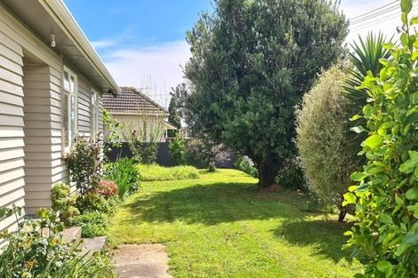 Photo of property in 11 Kirk Street, Otaki, 5512