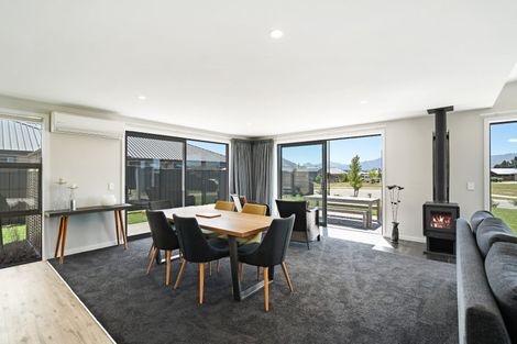 Photo of property in 5 Pepperwood Green, Albert Town, Wanaka, 9305