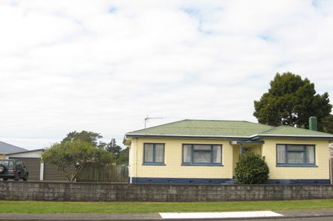 Photo of property in 383 Carrington Street, Upper Vogeltown, New Plymouth, 4310