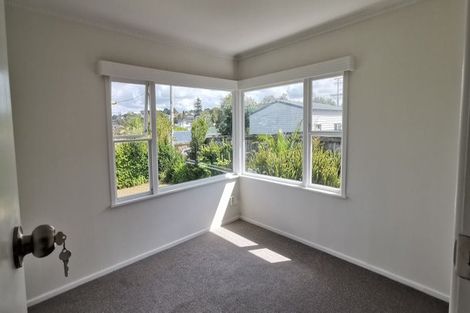 Photo of property in 2/15 Merton Avenue, Glenfield, Auckland, 0627
