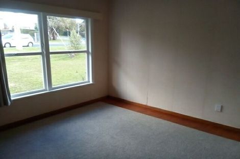 Photo of property in 3/43 Tramway Road, Beach Haven, Auckland, 0626