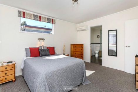 Photo of property in 2/3 Tainui Street, Welbourn, New Plymouth, 4312