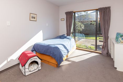 Photo of property in 22 Berkshire Drive, Avonhead, Christchurch, 8042