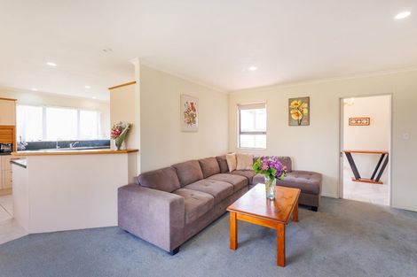 Photo of property in 14 Woodgate Court, Fitzherbert, Palmerston North, 4410