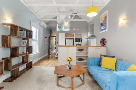 Photo of property in 15 Upper Bourke Street, Kilbirnie, Wellington, 6022