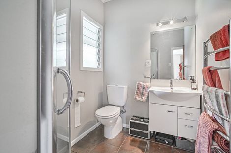 Photo of property in 98 Duchess Crescent, Mayfair, Hastings, 4122