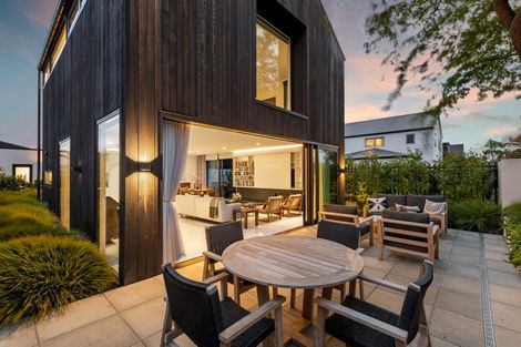 Photo of property in 74 Merivale Lane, Merivale, Christchurch, 8014