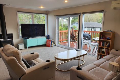 Photo of property in 50 Heathcote Road, Castor Bay, Auckland, 0620
