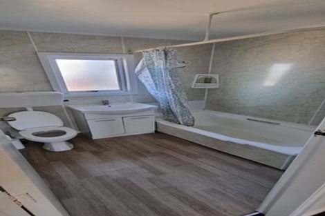 Photo of property in 2/52 College Road, Northcote, Auckland, 0627