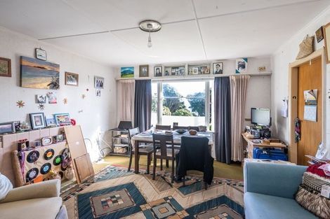 Photo of property in 104 Wellington Road, Paekakariki, 5034