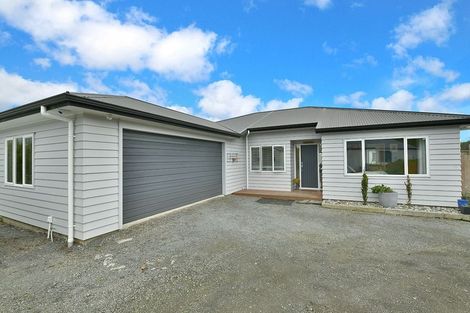 Photo of property in 17a Rapson Road, Kaukapakapa, 0871