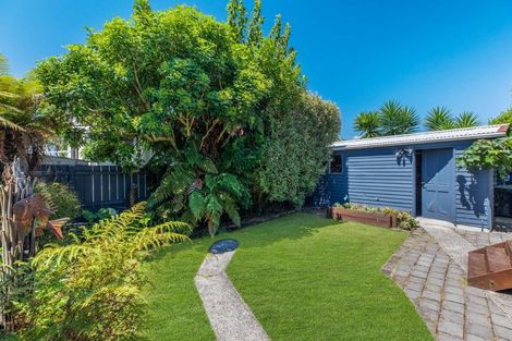 Photo of property in 64 Gloucester Road, Manurewa, Auckland, 2102