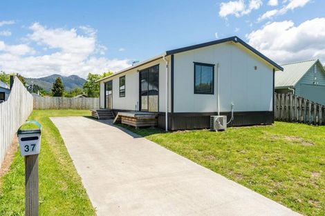 Photo of property in 37 Te Iwiheke Place, Turangi, 3334
