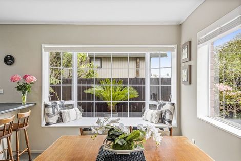 Photo of property in 2/47 Centorian Drive, Windsor Park, Auckland, 0632
