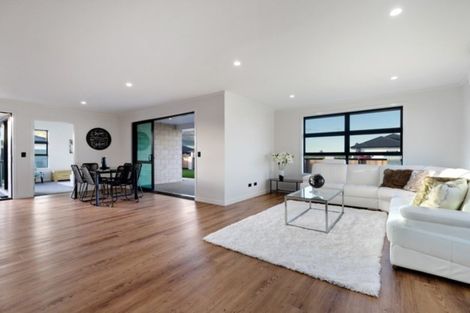 Photo of property in 10 Costello Drive, Ngatea, 3503