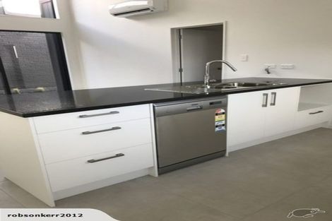 Photo of property in 15 Lieutenant Lane, Papakura, 2110