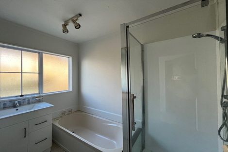 Photo of property in 53 Bassett Road, Johnsonville, Wellington, 6037