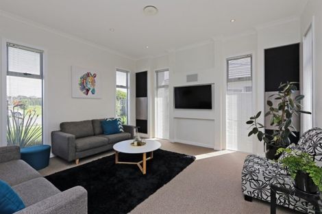 Photo of property in 14 Orotu Drive, Poraiti, Napier, 4112
