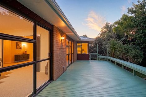 Photo of property in 4 Rhinevale Close, Henderson, Auckland, 0612