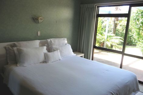 Photo of property in 2/5 Dorothy Drive, Acacia Bay, Taupo, 3330