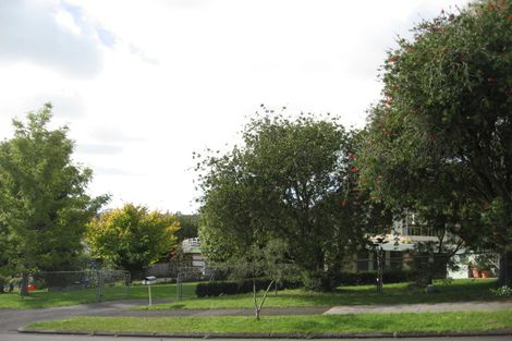 Photo of property in 2 Cobana Place, Pakuranga Heights, Auckland, 2010
