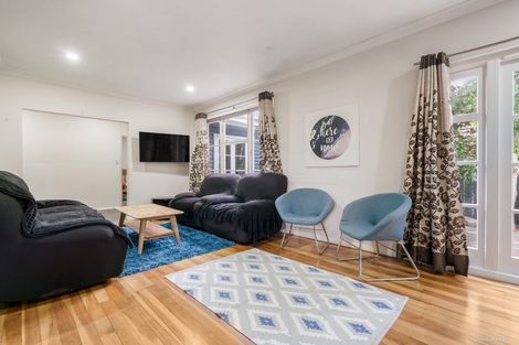 Photo of property in 4b Manuroa Road, Takanini, 2112