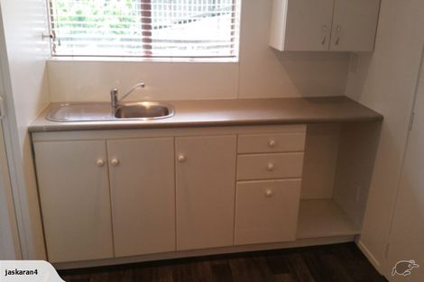 Photo of property in 24 Gibbs Crescent, Red Hill, Papakura, 2110