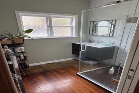 Photo of property in 1/2 Riverview Road, New Lynn, Auckland, 0600