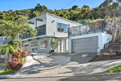 Photo of property in 73 Miromiro Road, Normandale, Lower Hutt, 5010