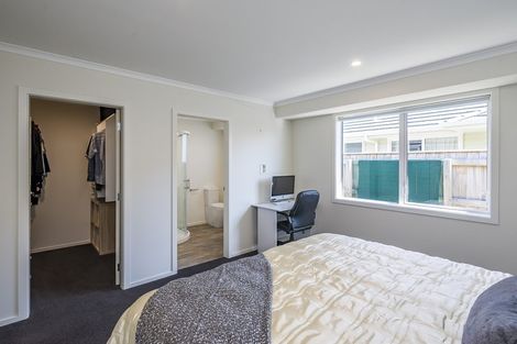 Photo of property in 10 Tapuhikura Street, Waikanae, 5036