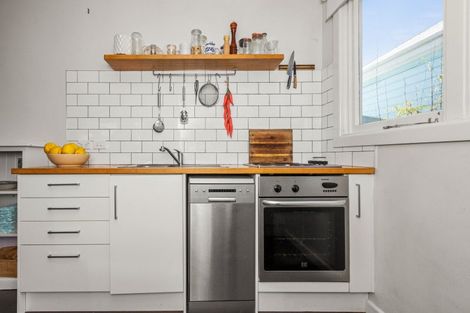 Photo of property in 95 Wellesley Road, Napier South, Napier, 4110