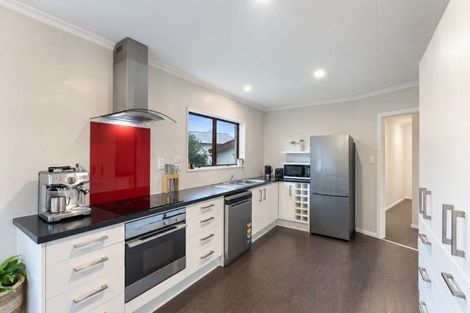 Photo of property in 57 Martin Road, Paraparaumu Beach, Paraparaumu, 5032