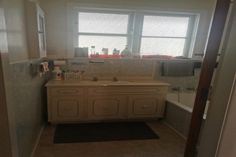 Photo of property in 42 Gibbons Street, Upper Hutt Central, Upper Hutt, 5018